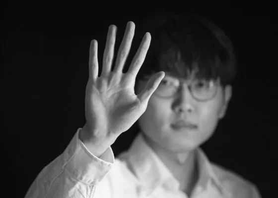 受邀与别人的妻子